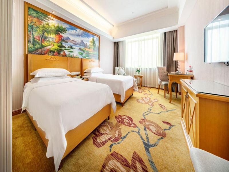 Vienna Hotel Banxuegang Road Shenzhen Eksteriør bilde